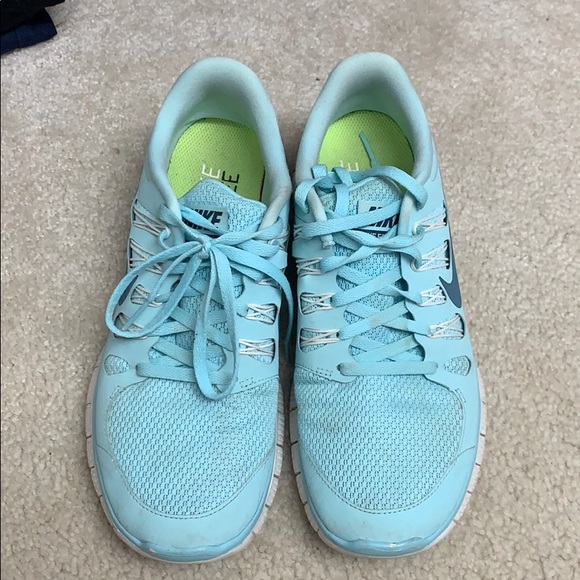 women’s nike free runs - Picture 4 of 4